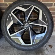19” VW ID3 / CUPRA BORN – ORIGINALE ALUFÆLGE MED SOMMERDÆK – REF E29