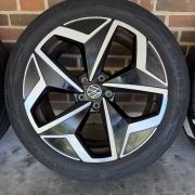 19” VW ID3 / CUPRA BORN – ORIGINALE ALUFÆLGE MED SOMMERDÆK – REF E29