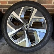 19” VW ID3 / CUPRA BORN – ORIGINALE ALUFÆLGE MED SOMMERDÆK – REF E36