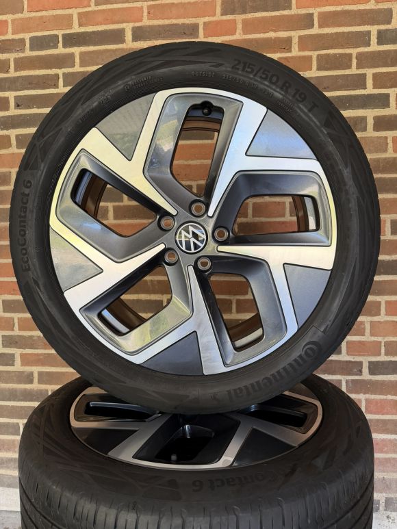 19” VW ID3 / CUPRA BORN – ORIGINALE ALUFÆLGE MED SOMMERDÆK – REF E36