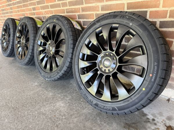 19″ TESLA Y + JUNIPER – NYE KOMPLETTE VINTERHJUL – REF V28