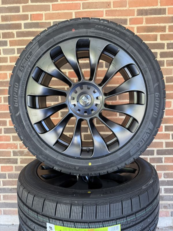 19″ TESLA Y + JUNIPER – NYE KOMPLETTE VINTERHJUL – REF V28