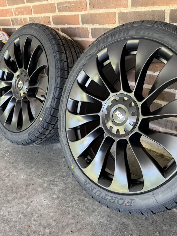 19″ TESLA 3 – NYE KOMPLETTE VINTERHJUL – REF V29