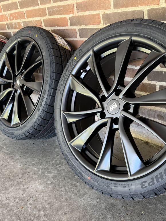 19″ TESLA 3 – NYE KOMPLETTE VINTERHJUL – REF V30