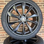 19″ TESLA 3 – NYE KOMPLETTE VINTERHJUL – REF V30
