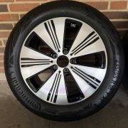 18” MERCEDES EQA / EQB – ORIGINALE ALUFÆLGE MED SOMMERDÆK – REF E61