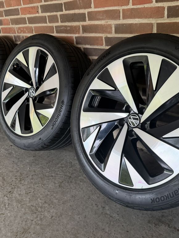 20” VW ID4 / ID5 – ORIGINALE ALUFÆLGE MED SOMMERDÆK – REF E62