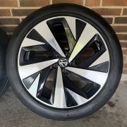 20” VW ID4 / ID5 – ORIGINALE ALUFÆLGE MED SOMMERDÆK – REF E62