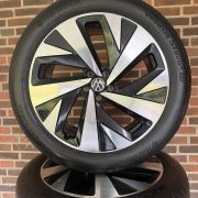 20” VW ID4 / ID5 – ORIGINALE ALUFÆLGE MED SOMMERDÆK – REF E62