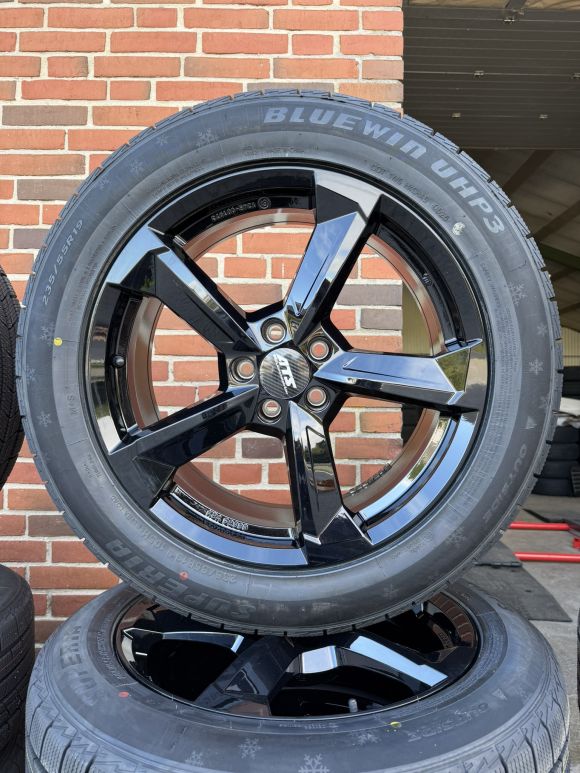 19” VW ID4 / ID5 / SKODA ENYAQ / ELROQ / FORD EXPLORER / AUDI Q4 / CUPRA TAVASCAN – NYE KOMPLETTE VINTERHJUL – REF V127