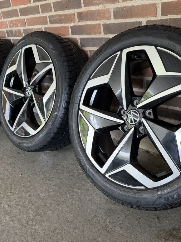 19” VW ID3 / CUPRA BORN – ORIGINALE ALUFÆLGE MED VINTERDÆK – REF E54
