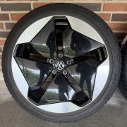 20” VW ID3 / CUPRA BORN – ORIGINALE ALUFÆLGE MED VINTERDÆK – REF P128