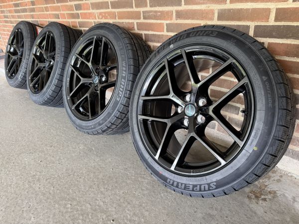 19″ TESLA Y + JUNIPER – NYE KOMPLETTE VINTERHJUL – REF V60