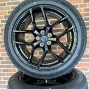 19″ TESLA Y + JUNIPER – NYE KOMPLETTE VINTERHJUL – REF V60
