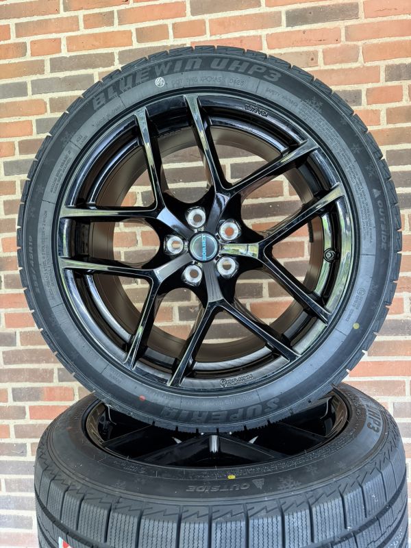 19″ TESLA Y + JUNIPER – NYE KOMPLETTE VINTERHJUL – REF V60
