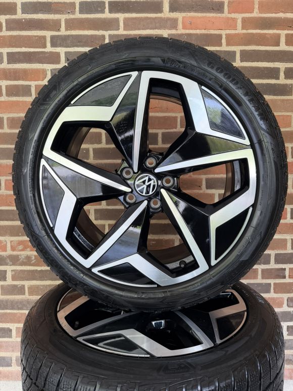19” VW ID3 / CUPRA BORN – ORIGINALE ALUFÆLGE MED VINTERDÆK – REF P140