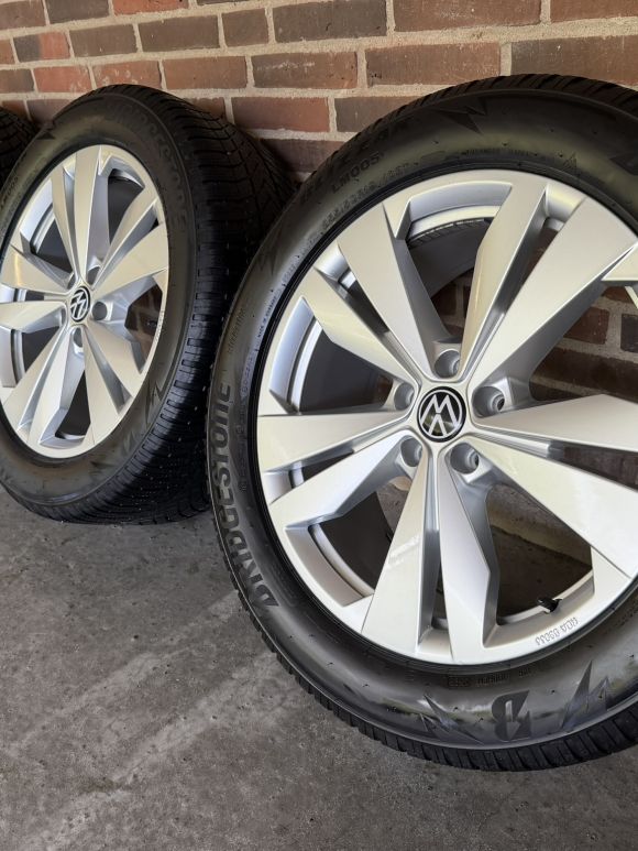 19” VW ID4/ID5 – ORIGINALE ALUFÆLGE MED VINTERDÆK – REF P142
