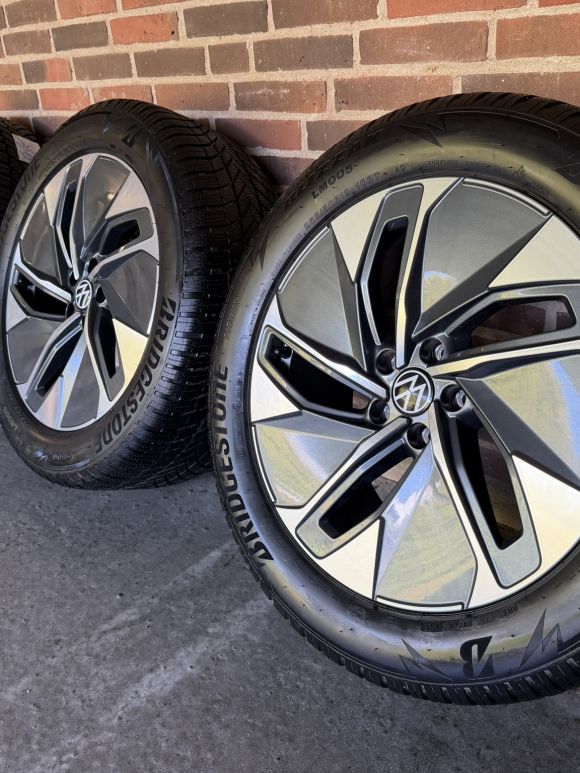 19” VW ID4/ID5 – ORIGINALE ALUFÆLGE MED VINTERDÆK – REF P145