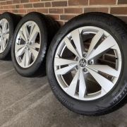 19” VW ID4/ID5 – ORIGINALE ALUFÆLGE MED VINTERDÆK – REF P151