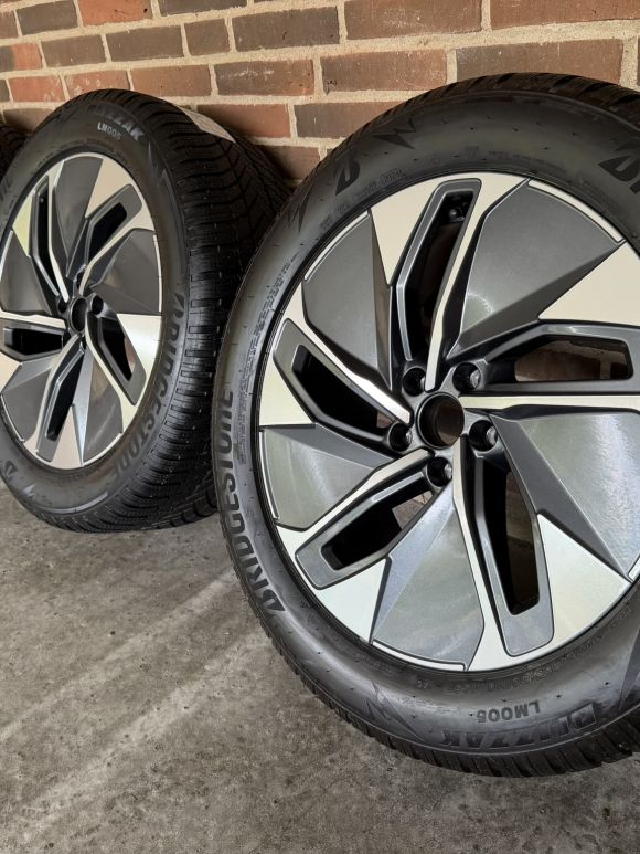 19” VW ID4/ID5 – ORIGINALE ALUFÆLGE MED VINTERDÆK – REF P148