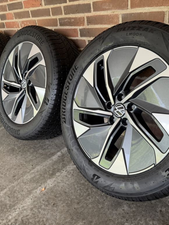 19” VW ID4/ID5 – ORIGINALE ALUFÆLGE MED VINTERDÆK – REF P152