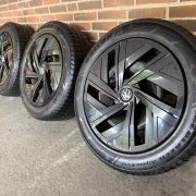 19” VW ID4/ID5 / SKODA ELROQ/ENYAQ 60 – ORIGINALE STÅLFÆLGE MED VINTERDÆK – REF P155