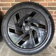 19” VW ID4/ID5 / SKODA ELROQ/ENYAQ 60 – ORIGINALE STÅLFÆLGE MED VINTERDÆK – REF P155
