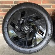 19” VW ID4/ID5 – ORIGINALE STÅLFÆLGE MED VINTERDÆK – REF P163