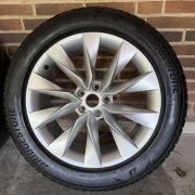 19” SKODA ENYAQ / ELROQ – ORIGINALE ALUFÆLGE MED VINTERDÆK – REF P160
