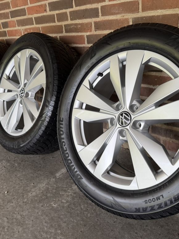 19” VW ID4/ID5 – ORIGINALE ALUFÆLGE MED VINTERDÆK – REF P161