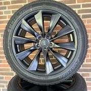 19″ TESLA Y + JUNIPER – NYE KOMPLETTE VINTERHJUL – REF V120