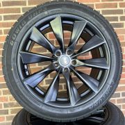 19″ TESLA Y + JUNIPER – NYE KOMPLETTE VINTERHJUL – REF V120