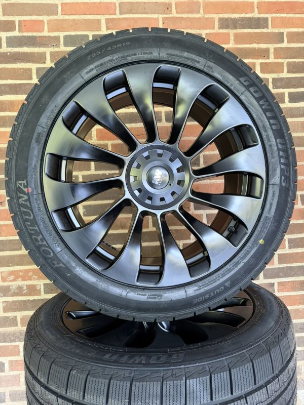 19″ TESLA Y + JUNIPER – NYE KOMPLETTE VINTERHJUL – REF V122