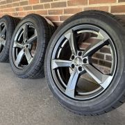 19” VW ID4 / ID5 / SKODA ENYAQ / ELROQ / FORD EXPLORER / AUDI Q4 / CUPRA TAVASCAN – NYE KOMPLETTE VINTERHJUL – REF V126