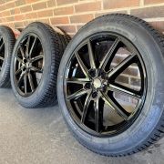 18″ VW ID3 / CUPRA BORN – NYE KOMPLETTE VINTERHJUL – REF V131