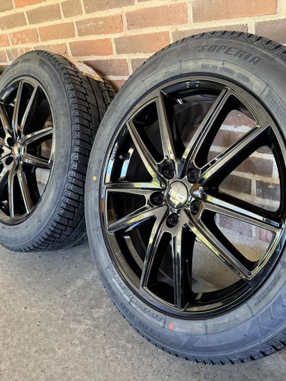 18″ VW ID3 / CUPRA BORN – NYE KOMPLETTE VINTERHJUL – REF V131