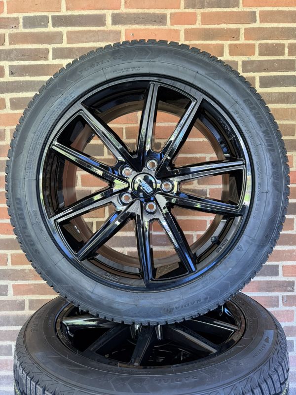 18″ VW ID3 / CUPRA BORN – NYE KOMPLETTE VINTERHJUL – REF V131