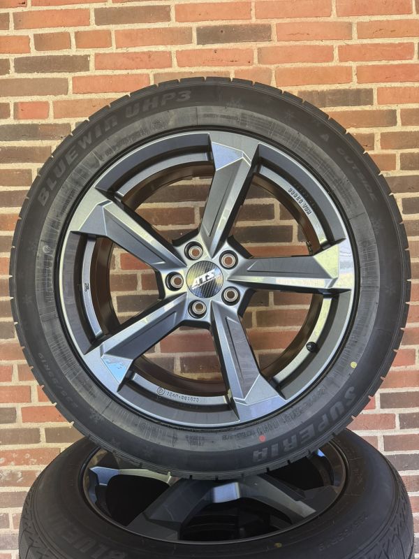 19” VW ID4 / ID5 / SKODA ENYAQ / ELROQ / FORD EXPLORER / AUDI Q4 / CUPRA TAVASCAN – NYE KOMPLETTE VINTERHJUL – REF V126