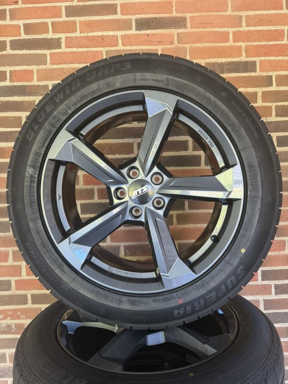 19” VW ID4 / ID5 / SKODA ENYAQ / ELROQ / FORD EXPLORER / AUDI Q4 / CUPRA TAVASCAN – NYE KOMPLETTE VINTERHJUL – REF V126