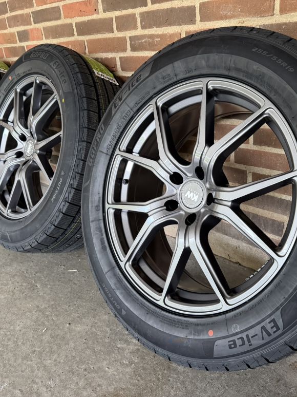 19” XPENG G9 – NYE KOMPLETTE VINTERHJUL – REF V171
