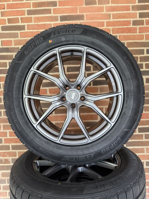 19” XPENG G9 - NYE KOMPLETTE VINTERHJUL - REF V171