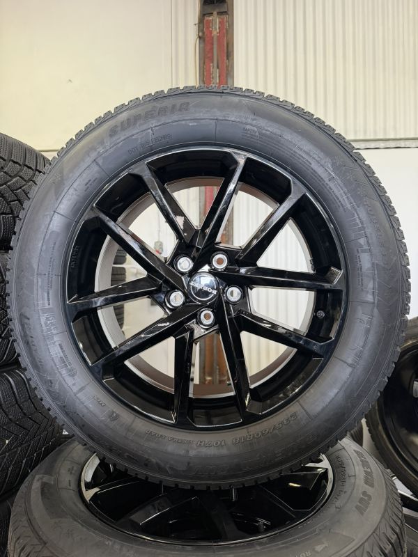 18” TOYOTA URBAN CRUISER – NYE KOMPLETTE VINTERHJUL – REF V116