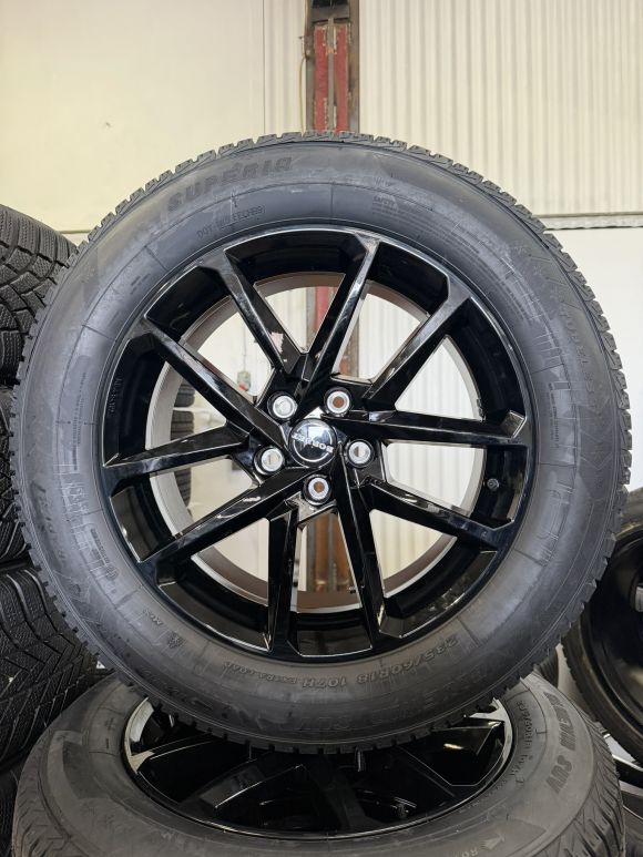 18” TOYOTA URBAN CRUISER – NYE KOMPLETTE VINTERHJUL – REF V116