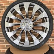 21″ TESLA Y + JUNIPER – NYE KOMPLETTE VINTERHJUL – REF V174