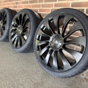 21″ TESLA Y + JUNIPER – NYE KOMPLETTE VINTERHJUL – REF V186