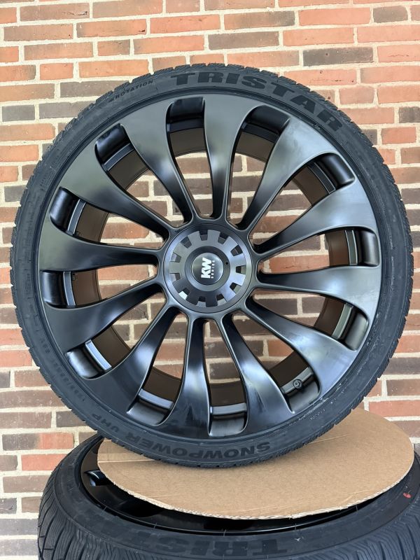 21" TESLA Y + JUNIPER - NYE KOMPLETTE VINTERHJUL - REF V186